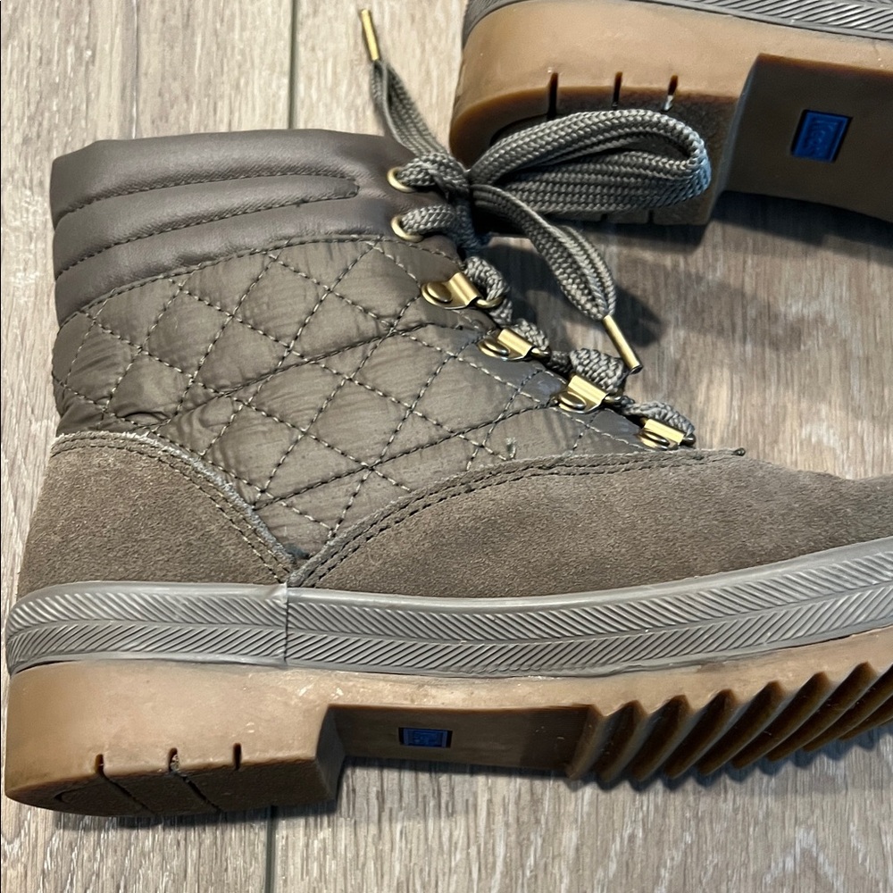 Women’s Gray/Brown Boots - Picture 8 of 11